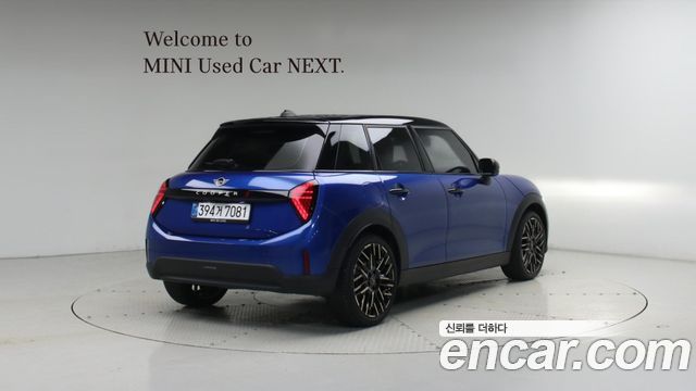 Mini Cooper 5 Door Favoured — пробег 4 905 км — фото 2 из 5