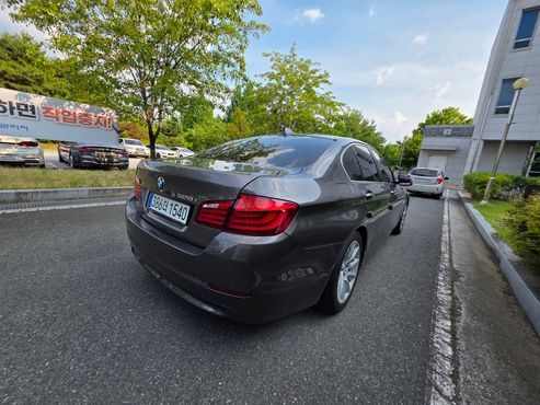 BMW 5-Series 528i xDrive — пробег 129 500 км — фото 4 из 5