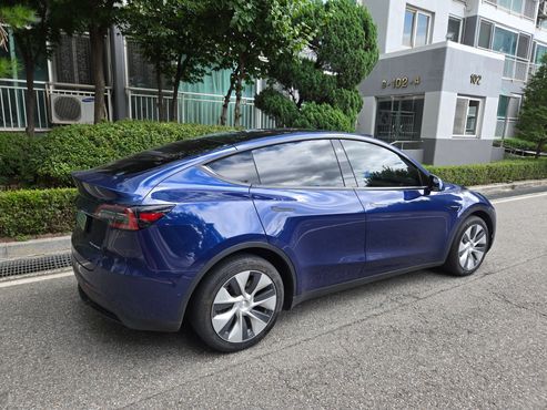 Tesla Model Y Long Range AWD — пробег 68 337 км — фото 2 из 5