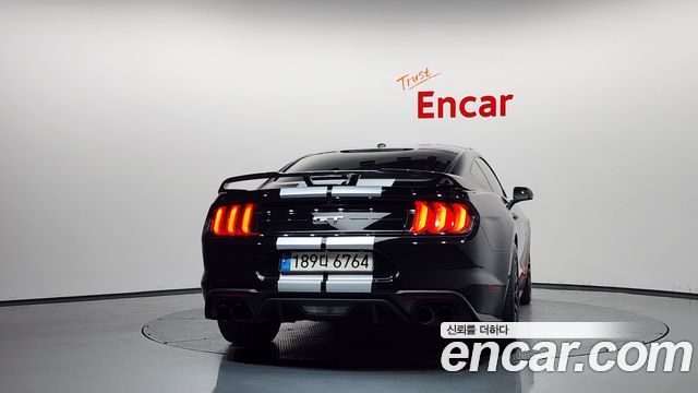 Ford Mustang GT Coupe — пробег 92 554 км — фото 4 из 5
