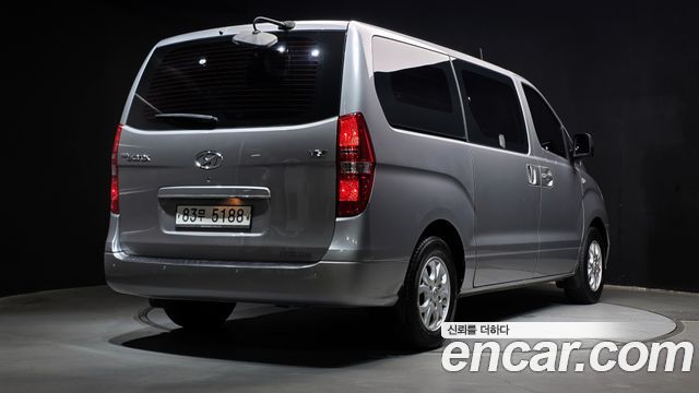 Hyundai Starex 5-Seater VAN CVX Deluxe — пробег 235 282 км — фото 2 из 5