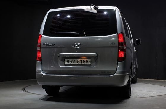 Hyundai Starex 5-Seater VAN CVX Deluxe — пробег 235 282 км — фото 4 из 5