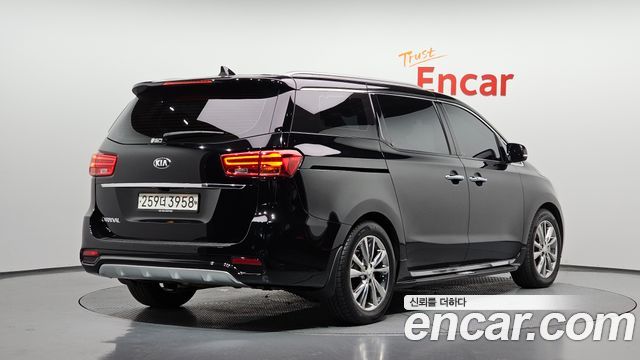 Kia Carnival из Кореи Encar