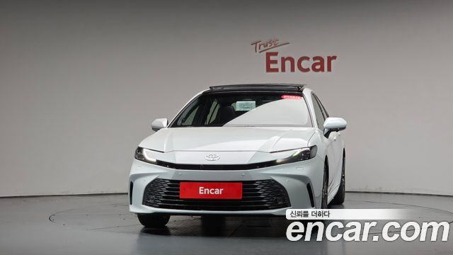 Toyota Camry 2.5 XLE Premium Hybrid — пробег 39 км — фото 3 из 5