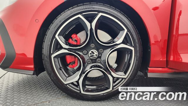 Volkswagen Golf 2.0 GTI — пробег 5 271 км — фото 5 из 5