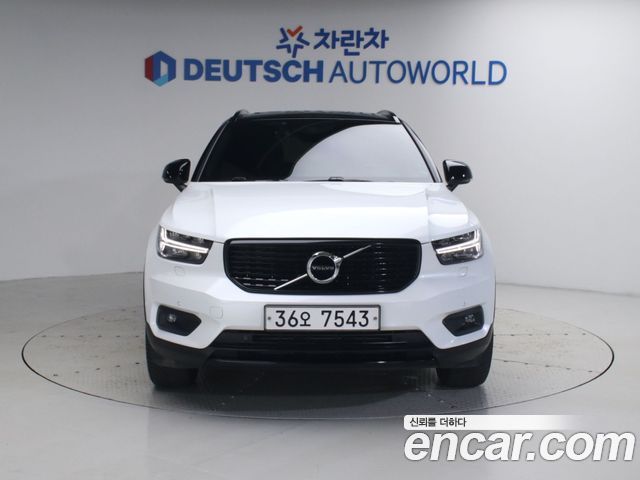 Volvo XC40 T4 R-Design — пробег 40 111 км — фото 4 из 5