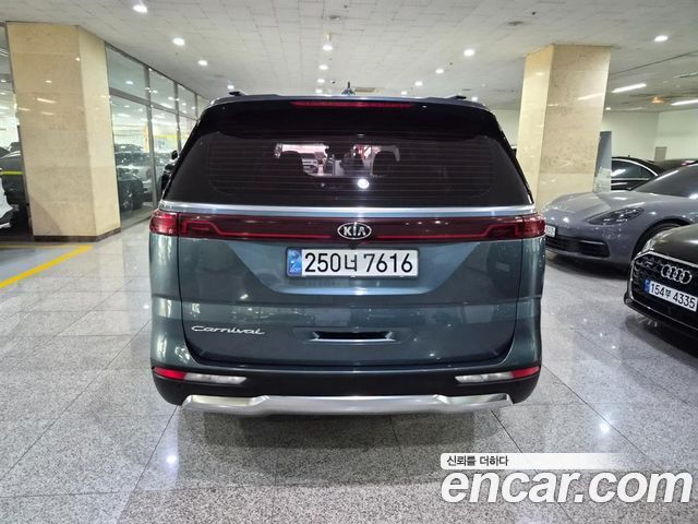 Kia Carnival из Кореи Encar