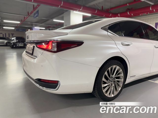 Lexus ES Luxury Plus — пробег 110 117 км — фото 5 из 5