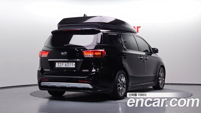Kia Carnival из Кореи Encar