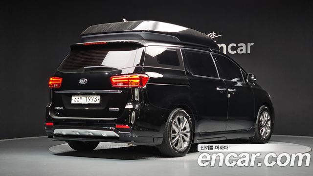 Kia Carnival из Кореи Encar