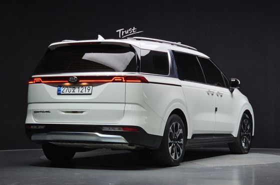 Kia Carnival Gasoline 9-Seater Signature — пробег 122 095 км — фото 2 из 5