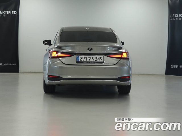 Lexus ES Luxury Plus — пробег 10 581 км — фото 4 из 5