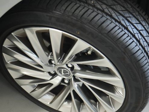 Lexus ES Luxury Plus — пробег 10 581 км — фото 5 из 5