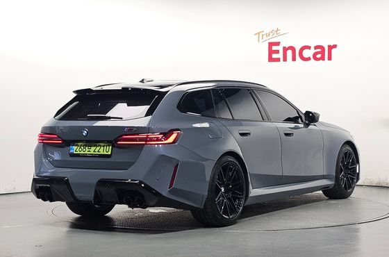 BMW M5 M5 Touring — пробег 3 987 км — фото 2 из 5