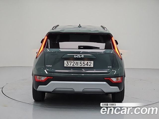 Kia Niro Prestige — пробег 137 281 км — фото 3 из 5