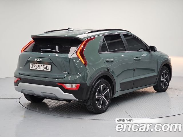 Kia Niro Prestige — пробег 137 281 км — фото 4 из 5
