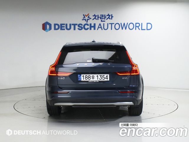 Volvo V60 B5 Ultra AWD — пробег 21 830 км — фото 4 из 5