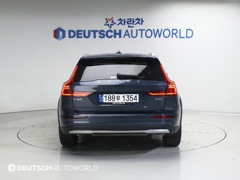 Volvo V60 B5 Ultra AWD — пробег 21 830 км — фото 4 из 5