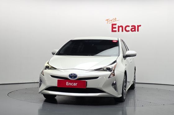 Toyota Prius 1.8 E — пробег 154 492 км — фото 3 из 5