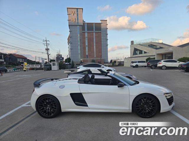 Audi R8 5.2 V10 Spyder — пробег 107 000 км — фото 4 из 5