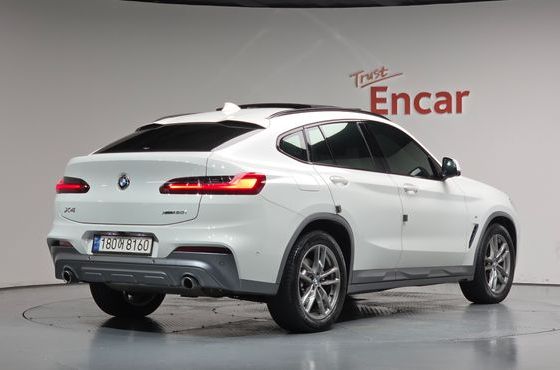 BMW X4 xDrive20i M Sport X — пробег 42 161 км — фото 2 из 5