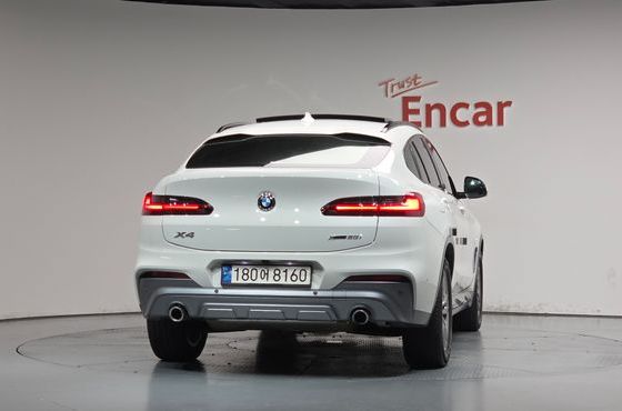 BMW X4 xDrive20i M Sport X — пробег 42 161 км — фото 4 из 5