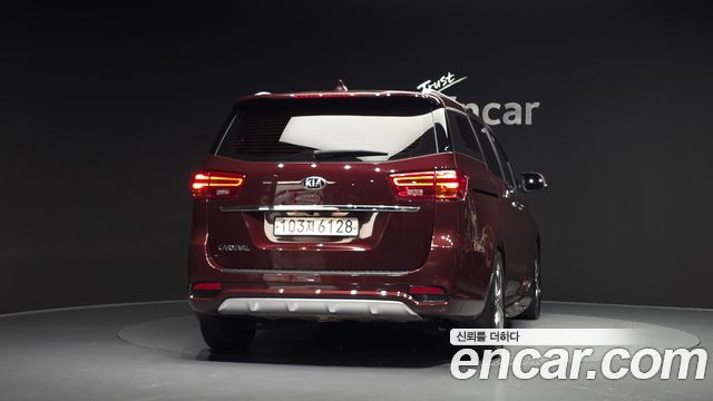 Kia Carnival из Кореи Encar