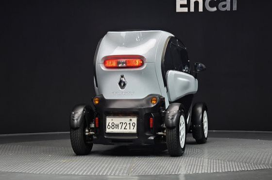 Renault (Samsung) Twizy Life(2-Seater) — пробег 5 267 км — фото 4 из 5