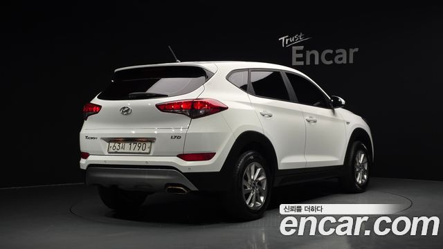 Hyundai Tucson Diesel 1.7 2WD Style — пробег 192 622 км — фото 2 из 5