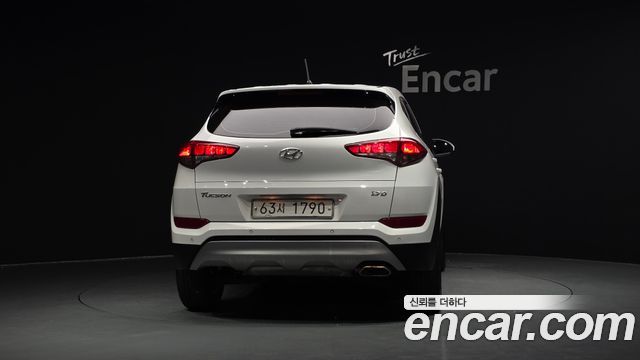 Hyundai Tucson Diesel 1.7 2WD Style — пробег 192 622 км — фото 4 из 5