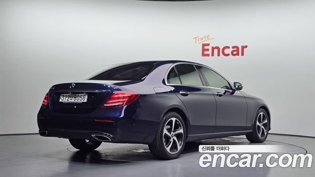 Mercedes-Benz E-Class из Кореи Encar