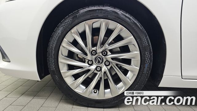 Lexus ES Executive — пробег 95 861 км — фото 5 из 5