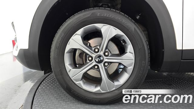 Kia Seltos из Кореи Encar