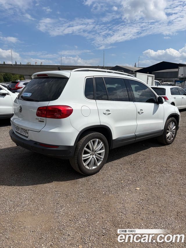 Volkswagen Tiguan 2.0 TDI  Premium 5N — пробег 205 808 км — фото 2 из 5