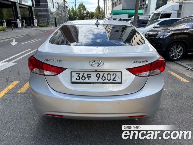 Hyundai AVANTE M16 GDI Top — пробег 30 000 км — фото 4 из 5