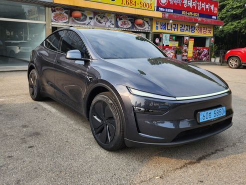 Tesla Model Y Premium RWD — пробег 860 км — фото 4 из 5
