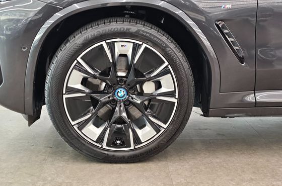 BMW iX3 M Sports — пробег 60 331 км — фото 5 из 5