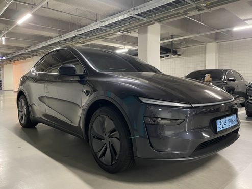 Tesla Model Y Premium RWD — пробег 1 350 км — фото 2 из 5