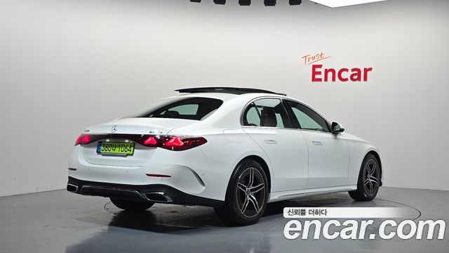 Mercedes-Benz E-Class E300 4MATIC AMG Line — пробег 1 025 км — фото 2 из 5