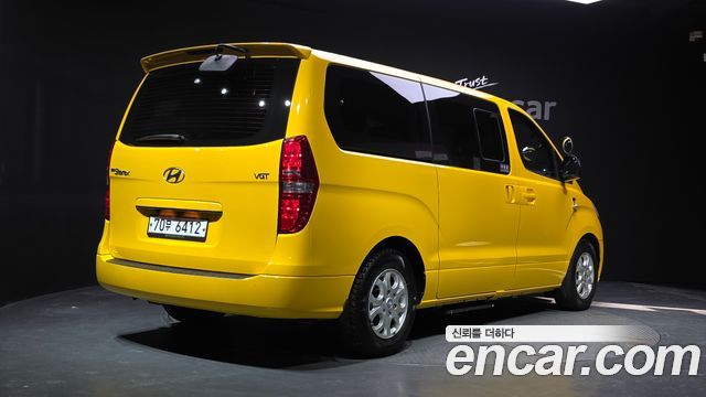 Hyundai Starex 12-Seater Wagon CVX Premium — пробег 74 464 км — фото 2 из 5