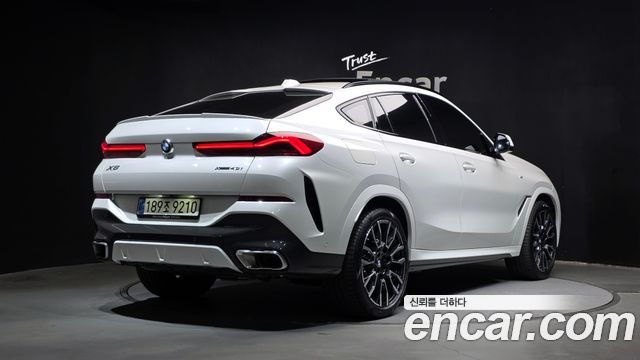 BMW X6 xDrive40i M Sport — пробег 17 403 км — фото 2 из 5