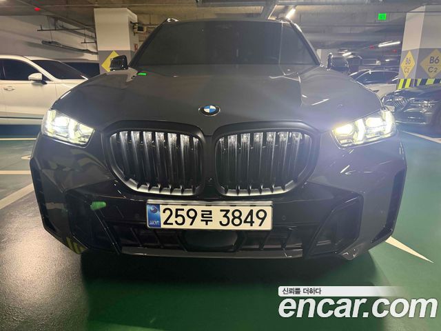 BMW X5 xDrive 40i M Sport Pro Special Edition — пробег 5 800 км — фото 2 из 5