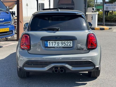 Mini Cooper 5Door Classic Launch Pack Third Generation — пробег 29 500 км — фото 4 из 5