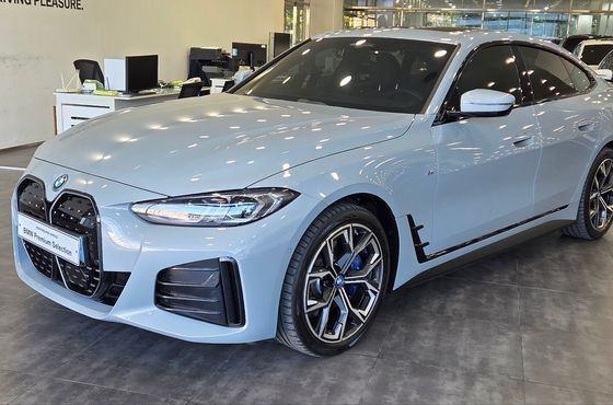 BMW i4 eDrive40 M Sports Pro — пробег 43 262 км — фото 1 из 5