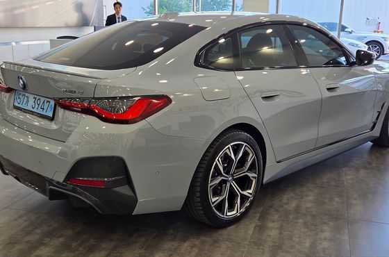 BMW i4 eDrive40 M Sports Pro — пробег 43 262 км — фото 2 из 5