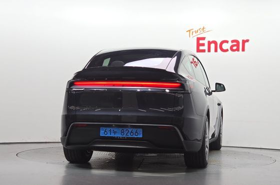 Tesla Model Y L Long Range AWD — пробег 312 км — фото 4 из 5