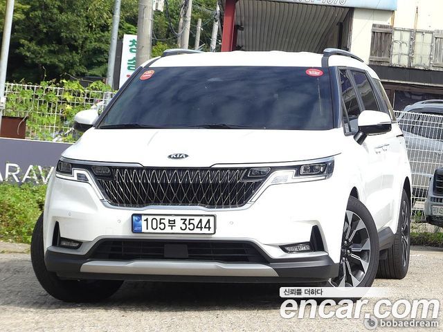 Kia Carnival Gasoline 9-Seater Prestige — пробег 18 300 км — фото 1 из 5