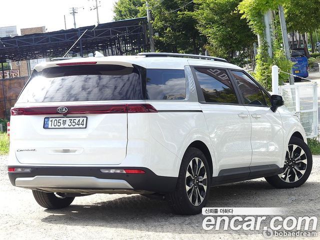 Kia Carnival Gasoline 9-Seater Prestige — пробег 18 300 км — фото 2 из 5