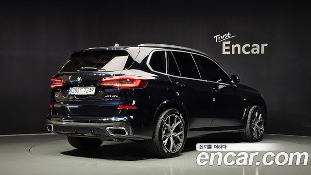 BMW X5 xDrive 45e M Sport — пробег 150 886 км — фото 2 из 5
