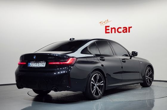 BMW 3-Series 320i M Sport — пробег 23 902 км — фото 2 из 5